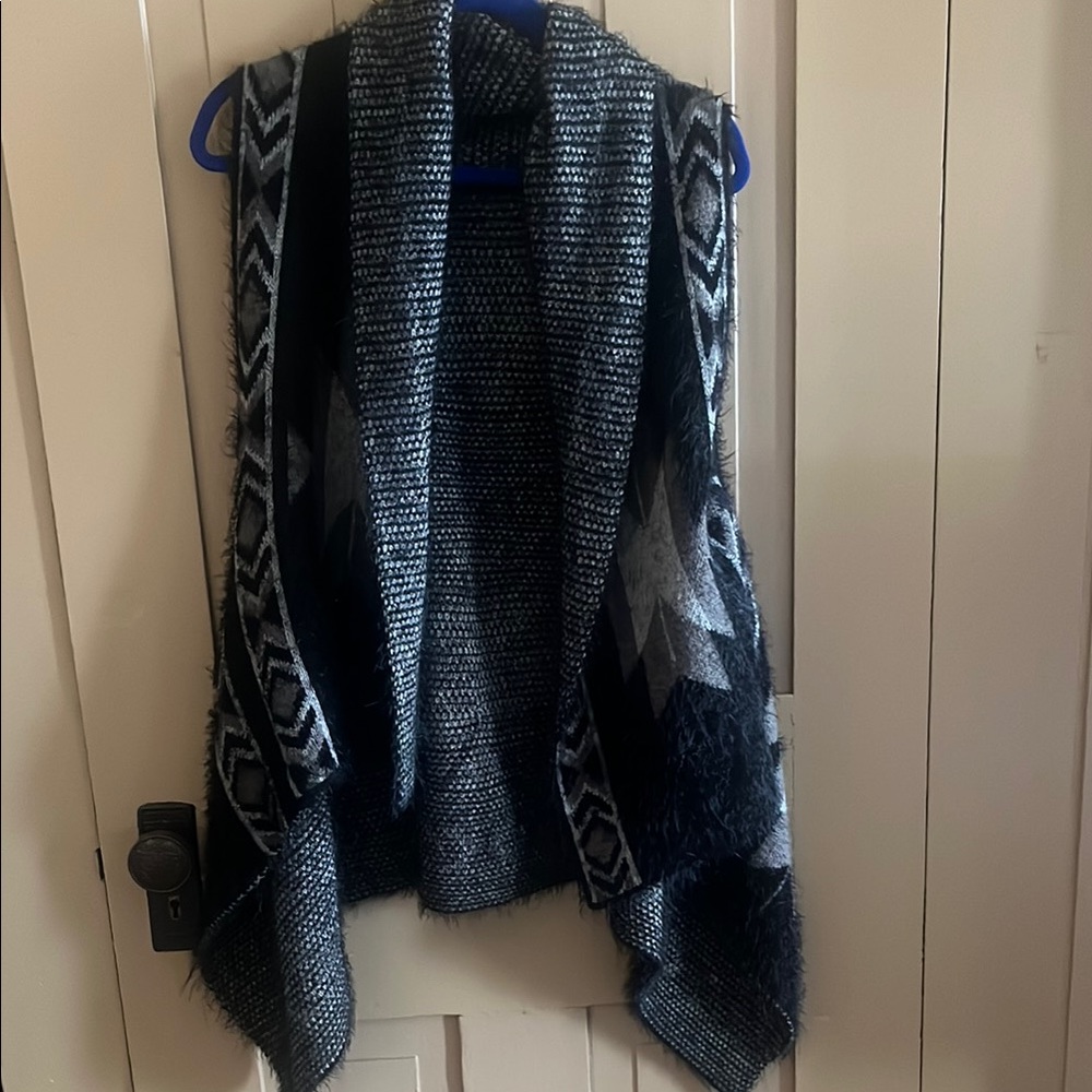 Chic Black and Gray Shrug Poncho